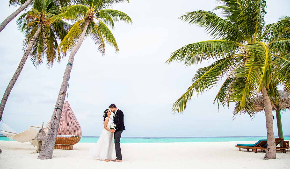 Maldives Honeymoon - Veligandu Wedding